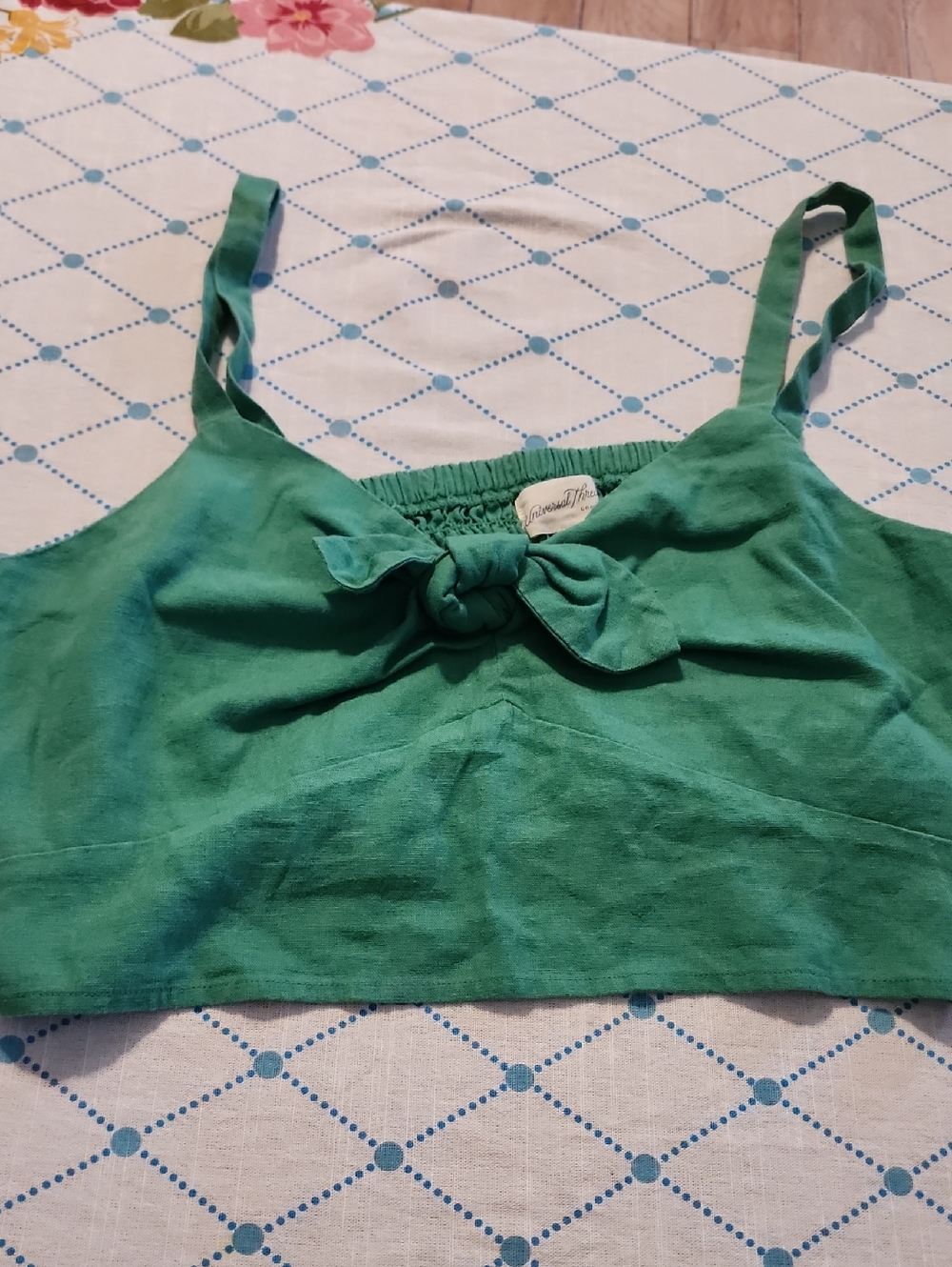 Universal Thread Green Tie-Front Crop Tank